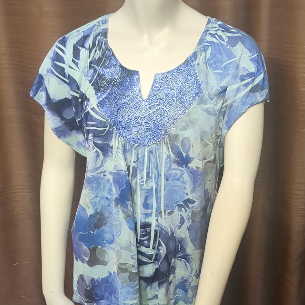 Blue Floral Lace-Yoke Short-Sleeve Tunic